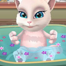 game Talking Angela Bathing